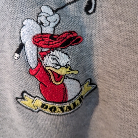 Disney Unlimited Mens Sz Medium Embroidered Donald Duck Golfing Polo Shirt Gray - Picture 7 of 7